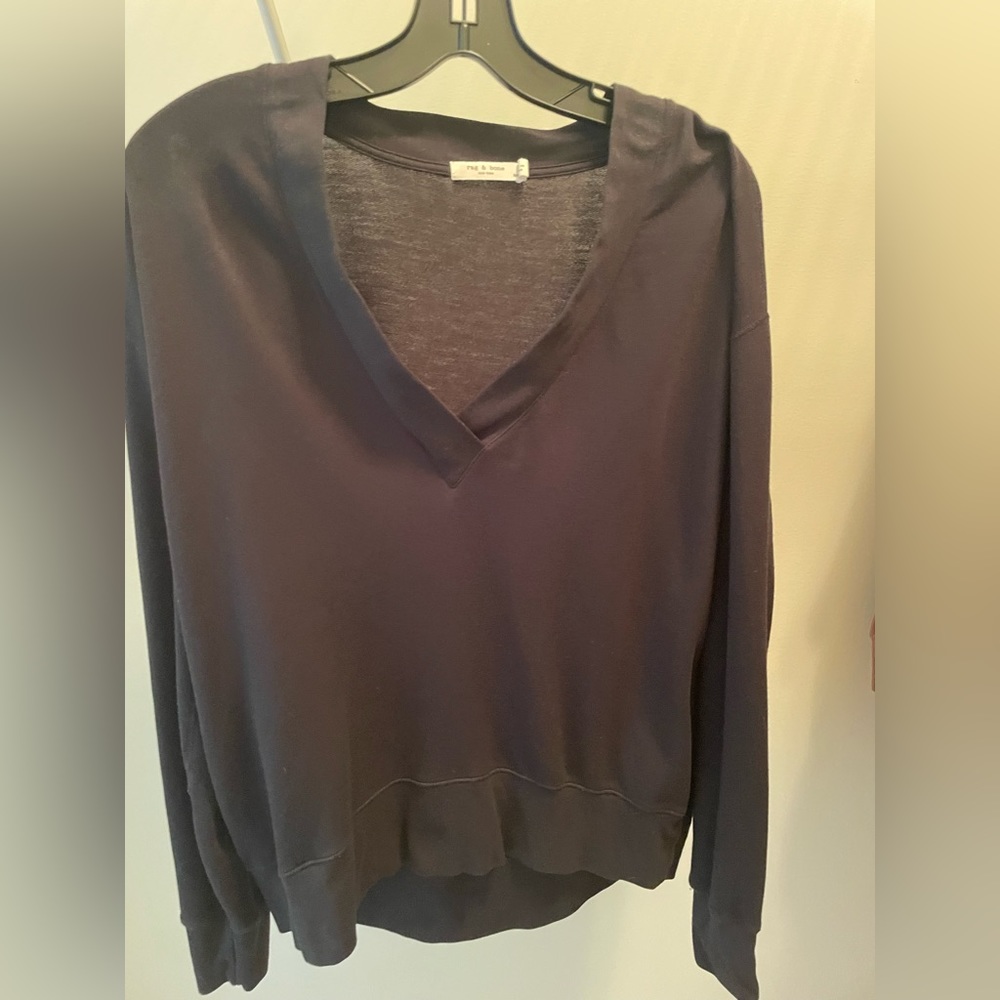 Rag & Bone lightweight v neck sweater S. Fits like a large